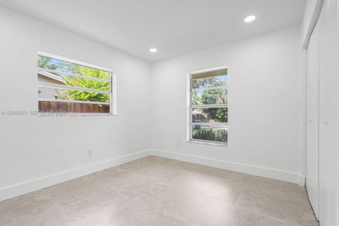 Villa ou maison à vendre à Palmetto Bay, Floride: 3 chambres, 140.56 m2 № 2244185 - photo 20
