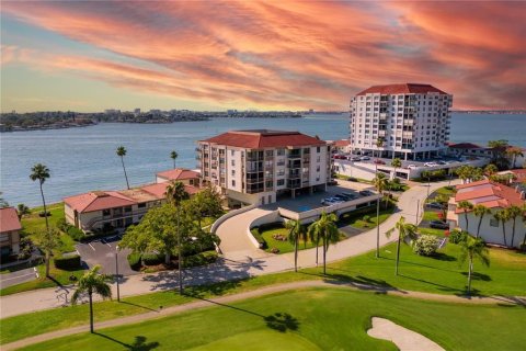 Copropriété à vendre à Saint Petersburg, Floride: 2 chambres, 97.92 m2 № 1906267 - photo 1