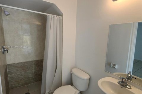 House in Homestead, Florida 3 bedrooms, 126.16 sq.m. № 1882079 - photo 14