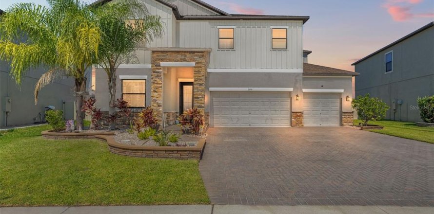 House in Wesley Chapel, Florida 5 bedrooms, 275.36 sq.m. № 1850951