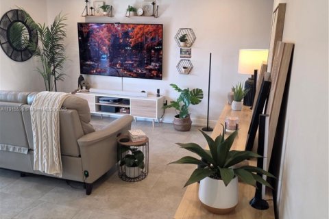 Casa en venta en Miami, Florida, 2 dormitorios, 76.55 m2 № 1970746 - foto 14