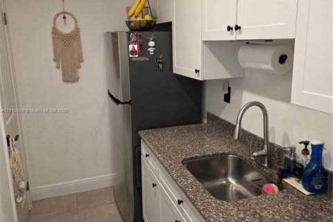 Casa en venta en Miami, Florida, 2 dormitorios, 76.55 m2 № 1970746 - foto 10