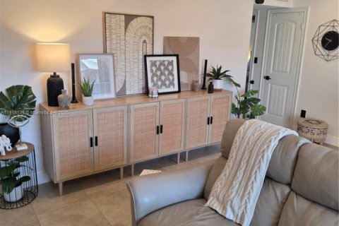 Casa en venta en Miami, Florida, 2 dormitorios, 76.55 m2 № 1970746 - foto 8