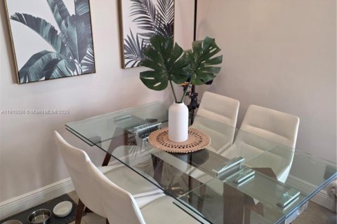 Casa en venta en Miami, Florida, 2 dormitorios, 76.55 m2 № 1970746 - foto 6