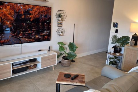 Casa en venta en Miami, Florida, 2 dormitorios, 76.55 m2 № 1970746 - foto 5