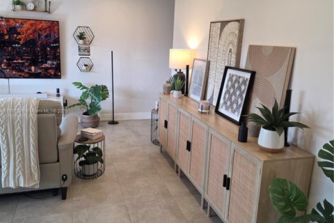 Casa en venta en Miami, Florida, 2 dormitorios, 76.55 m2 № 1970746 - foto 4