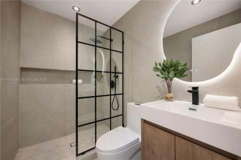 House in Miami, Florida 5 bedrooms, 321.53 sq.m. № 2075313 - photo 9