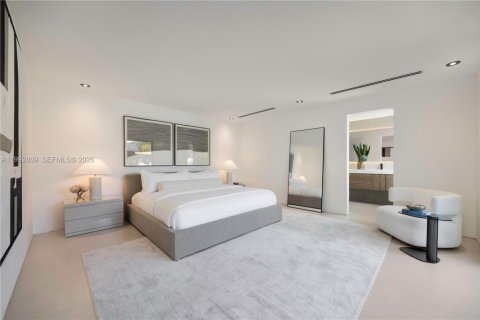 House in Miami, Florida 5 bedrooms, 321.53 sq.m. № 2075313 - photo 5