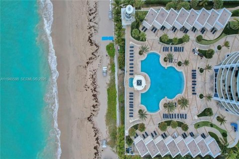 Condo in Hollywood, Florida, 3 bedrooms  № 1997727 - photo 27