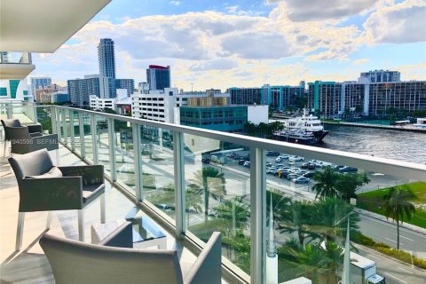 Condo in Hollywood, Florida, 3 bedrooms  № 1997727 - photo 22