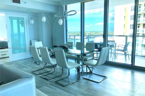 Condo in Hollywood, Florida, 3 bedrooms  № 1997727 - photo 7