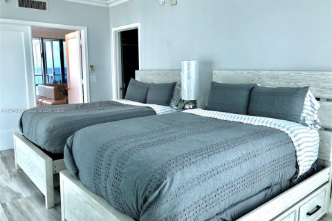 Condo in Hollywood, Florida, 3 bedrooms  № 1997727 - photo 23