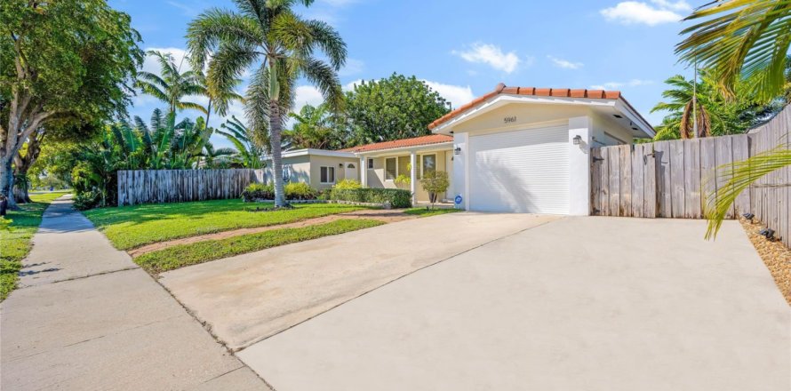 Villa ou maison à Fort Lauderdale, Floride 3 chambres, 123.56 m2 № 842142