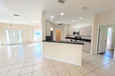 Villa ou maison à louer à Palm Coast, Floride: 4 chambres, 188.87 m2 № 2167752 - photo 3