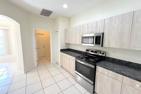 Villa ou maison à louer à Palm Coast, Floride: 4 chambres, 188.87 m2 № 2167752 - photo 8