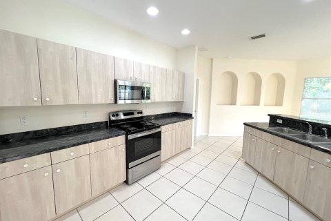 Villa ou maison à louer à Palm Coast, Floride: 4 chambres, 188.87 m2 № 2167752 - photo 7
