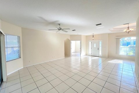 Villa ou maison à louer à Palm Coast, Floride: 4 chambres, 188.87 m2 № 2167752 - photo 1