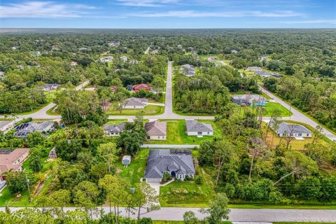 House in North Port, Florida 4 bedrooms, 255.48 sq.m. № 1795156 - photo 4