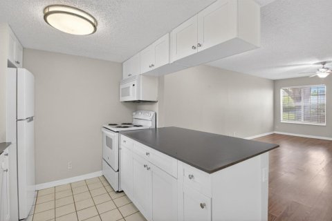 Condo in Boca Raton, Florida, 2 bedrooms  № 2189172 - photo 13
