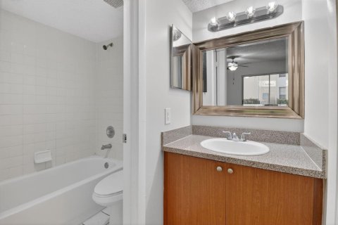 Condo in Boca Raton, Florida, 2 bedrooms  № 2189172 - photo 20