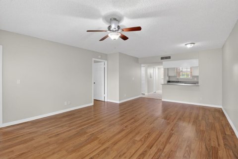 Condo in Boca Raton, Florida, 2 bedrooms  № 2189172 - photo 9