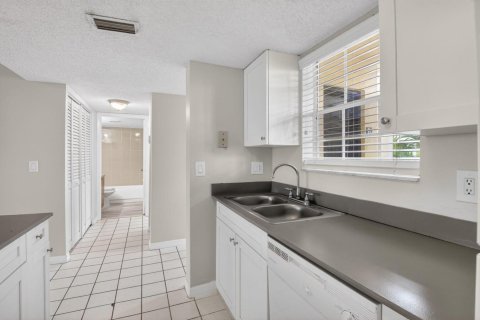 Condo in Boca Raton, Florida, 2 bedrooms  № 2189172 - photo 15