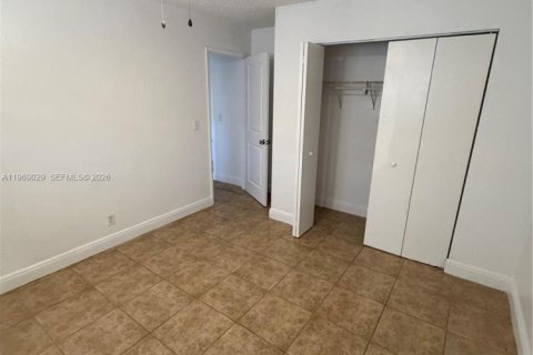 Propiedad comercial en venta en Pompano Beach, Florida, 238.76 m2 № 2031880 - foto 9