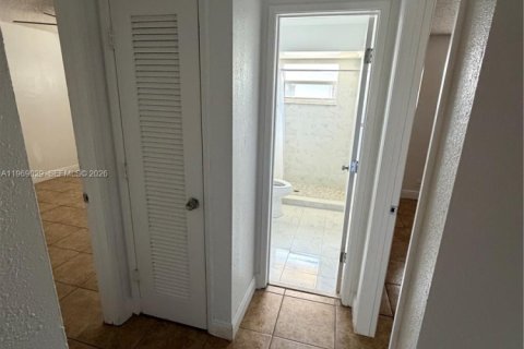 Propiedad comercial en venta en Pompano Beach, Florida, 238.76 m2 № 2031880 - foto 10