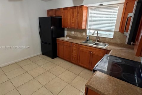 Propiedad comercial en venta en Pompano Beach, Florida, 238.76 m2 № 2031880 - foto 7