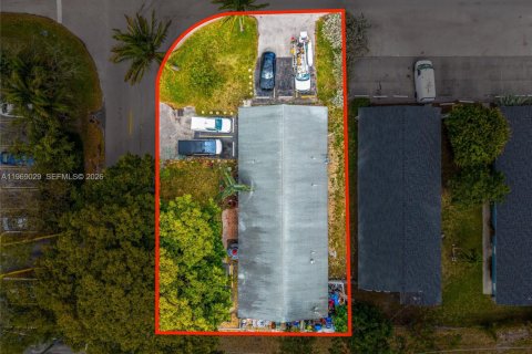 Propiedad comercial en venta en Pompano Beach, Florida, 238.76 m2 № 2031880 - foto 16