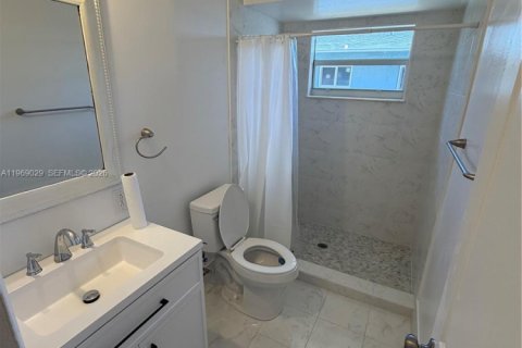 Propiedad comercial en venta en Pompano Beach, Florida, 238.76 m2 № 2031880 - foto 11