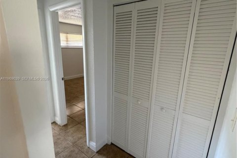 Propiedad comercial en venta en Pompano Beach, Florida, 238.76 m2 № 2031880 - foto 12