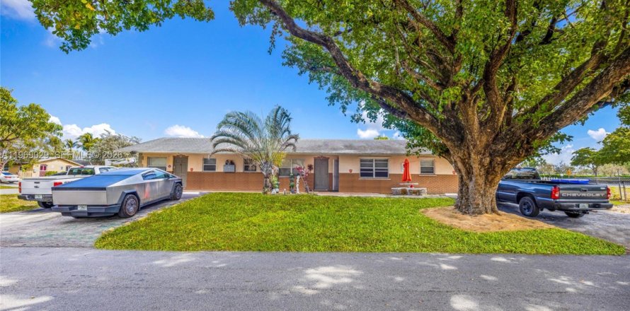 Propiedad comercial en Pompano Beach, Florida 238.76 m2 № 2031880