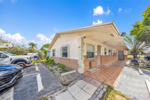 Propiedad comercial en venta en Pompano Beach, Florida, 238.76 m2 № 2031880 - foto 2