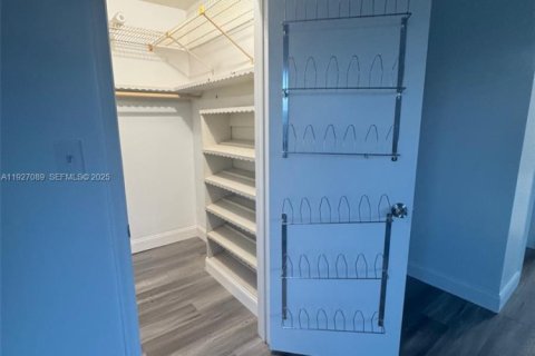 Condo in Fort Lauderdale, Florida, 1 bedroom  № 1986101 - photo 8