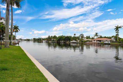 Condo in Fort Lauderdale, Florida, 1 bedroom  № 1986101 - photo 4