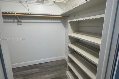 Condo in Fort Lauderdale, Florida, 1 bedroom  № 1986101 - photo 11