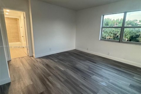 Condo in Fort Lauderdale, Florida, 1 bedroom  № 1986101 - photo 9