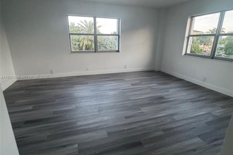 Condo in Fort Lauderdale, Florida, 1 bedroom  № 1986101 - photo 5