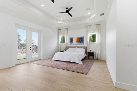 House in Zephyrhills, Florida 6 bedrooms, 698.72 sq.m. № 2236494 - photo 30
