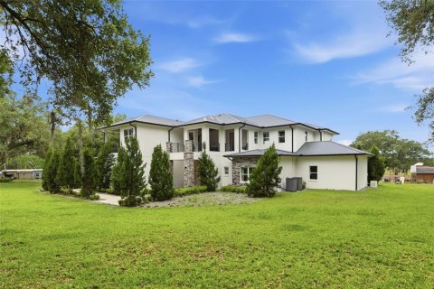 House in Zephyrhills, Florida 6 bedrooms, 698.72 sq.m. № 2236494 - photo 4