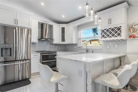 Casa en venta en Coconut Creek, Florida, 3 dormitorios, 134.99 m2 № 1999068 - foto 21