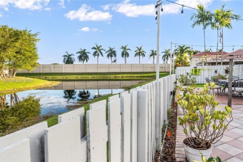 Casa en venta en Coconut Creek, Florida, 3 dormitorios, 134.99 m2 № 1999068 - foto 27