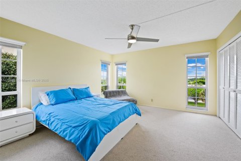 Condo in Pompano Beach, Florida, 3 bedrooms  № 1709609 - photo 9