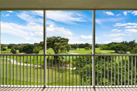 Condo in Pompano Beach, Florida, 3 bedrooms  № 1709609 - photo 1
