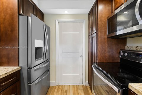 Condo in Pompano Beach, Florida, 3 bedrooms  № 1709609 - photo 20