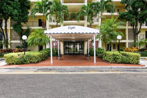 Condo in Pompano Beach, Florida, 3 bedrooms  № 1709609 - photo 8