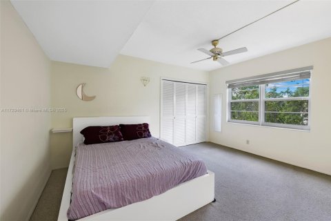Condo in Pompano Beach, Florida, 3 bedrooms  № 1709609 - photo 15