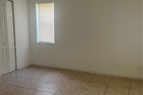 Copropriété à louer à Pembroke Pines, Floride: 2 chambres, 84.91 m2 № 1948104 - photo 3