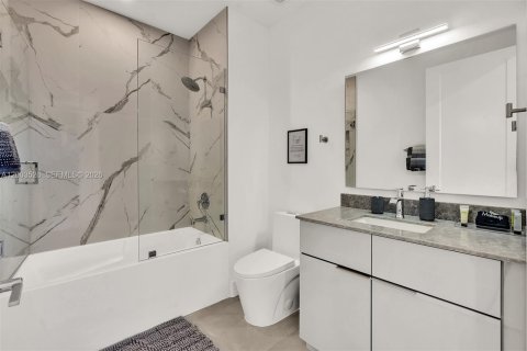 Apartment in Fort Lauderdale, Florida 3 bedrooms, 165.37 sq.m. № 2069401 - photo 24